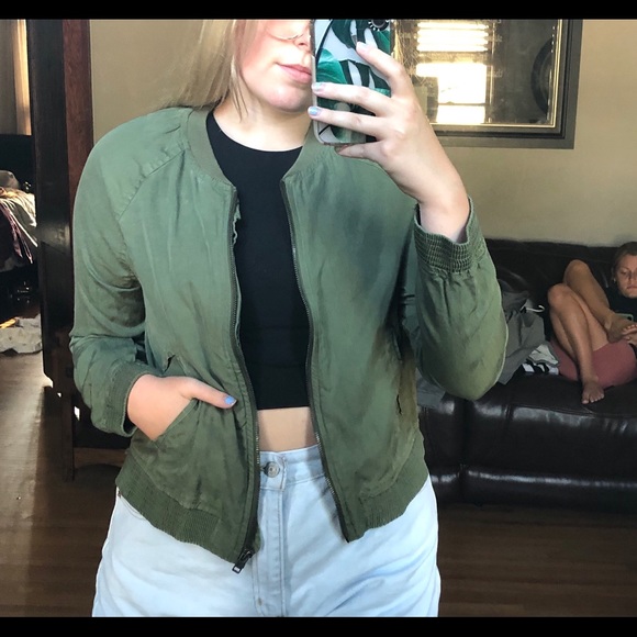 American Eagle bomber jacket - Picture 2 of 2